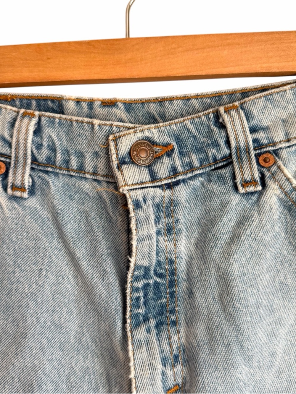 Vintage Womens Levi's Denim Shorts 26 Levis 954 Hemmed USA Made 90s Jorts Sz 13 - Picture 2 of 10